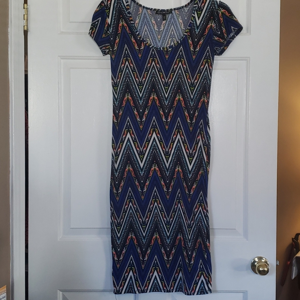 EUC dress size M blue black Chevron